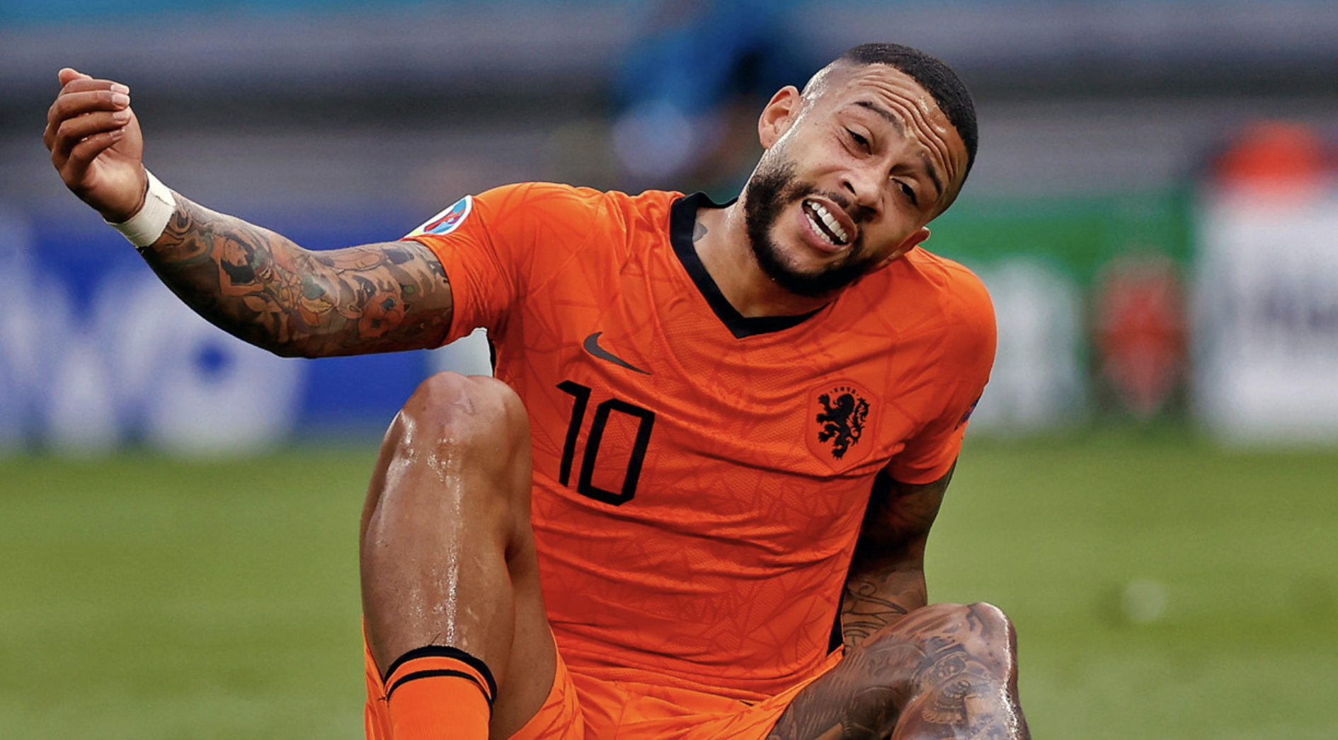 Classic Football Shirts - Current player, Classic shirt: Memphis Depay in  the Holland '88 away