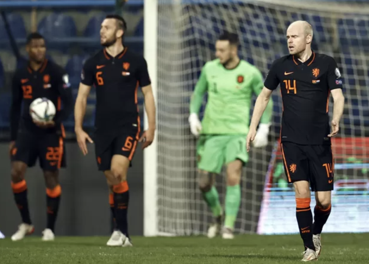 Depay at the double as Dutch cruise to win over Montenegro